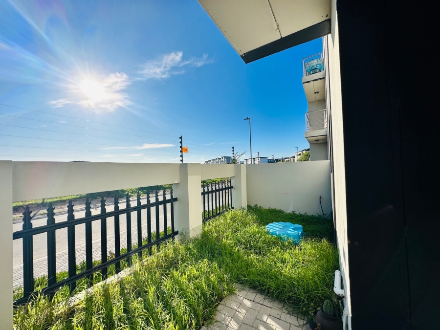 2 Bedroom Property for Sale in Parklands Western Cape